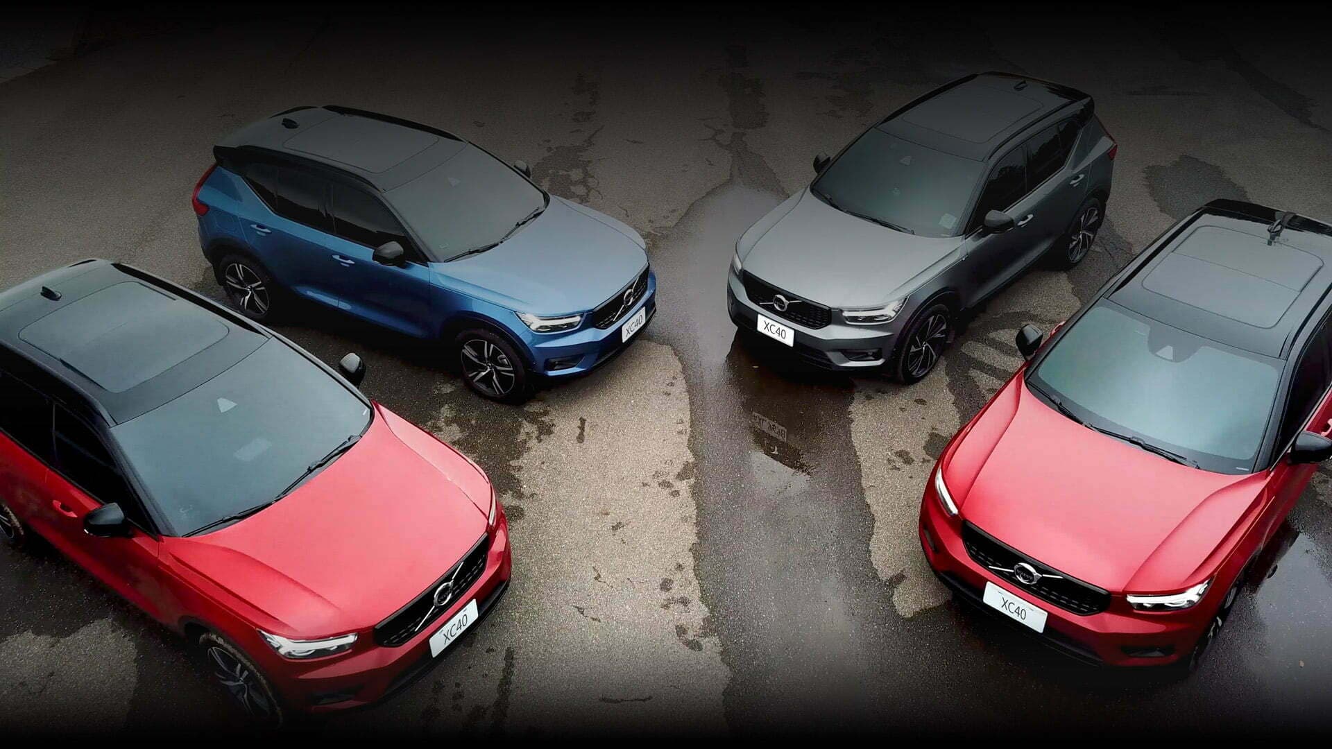 四輛 VOLVO XC40 車隊車輛環形排列